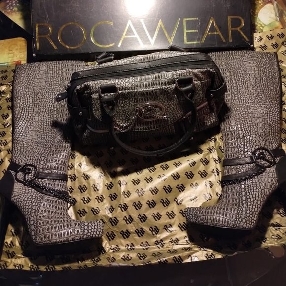 Size 9 - Roca Wear Boots and Purse - - Picture 1 of 3